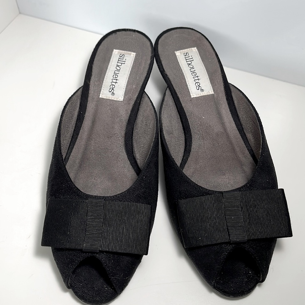 Perfect Silhouettes Mule open toe Shoes.